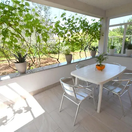 아파트 Kraljic 크르크